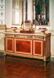 Louis XVI Stil Kommode aus dem Schlafzimmer der Kaiserin